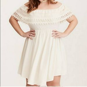 Torrid Dress- Size 3 creme